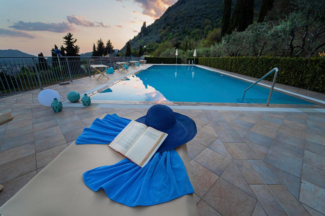 Sotto Il Cielo Di Toscana Appartamenti In Tenuta Only Adults No Pet Camaiore Bagian luar foto